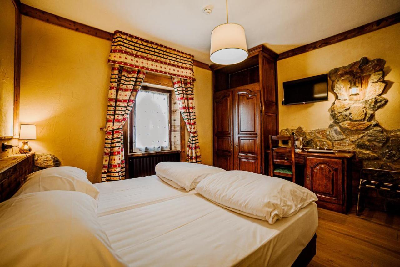 Hotel Jumeaux Breuil-Cervinia Bagian luar foto