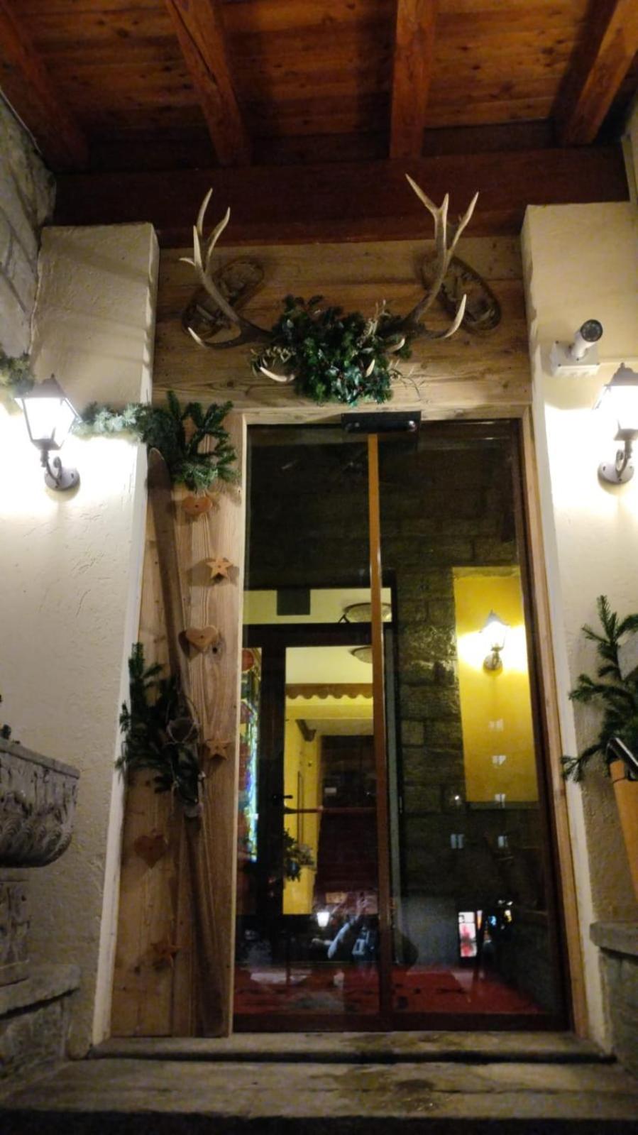 Hotel Jumeaux Breuil-Cervinia Bagian luar foto
