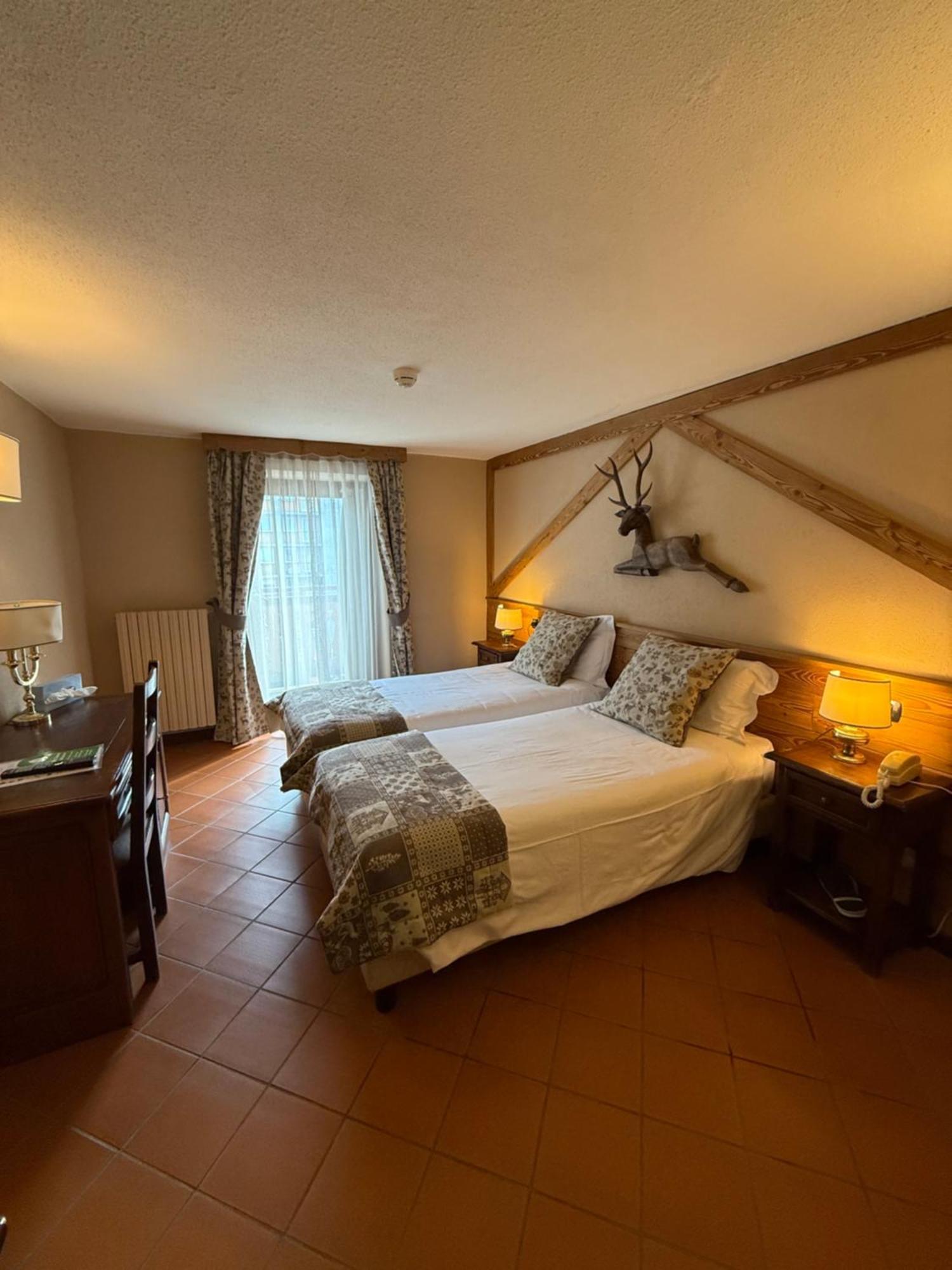 Hotel Jumeaux Breuil-Cervinia Bagian luar foto
