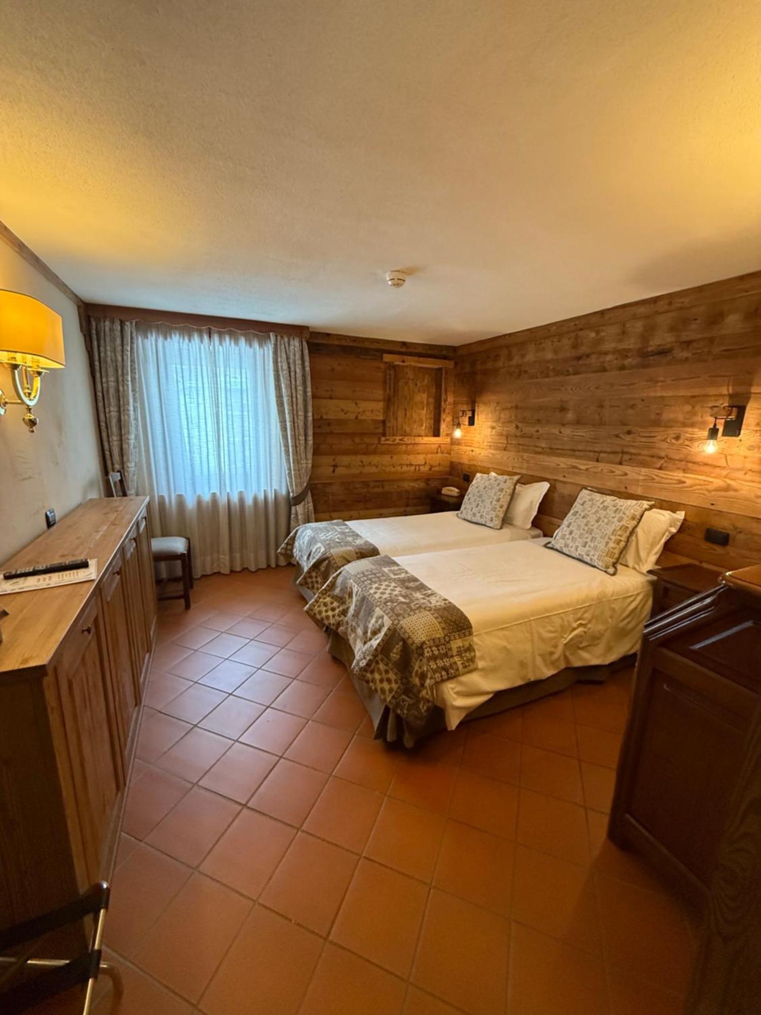 Hotel Jumeaux Breuil-Cervinia Bagian luar foto