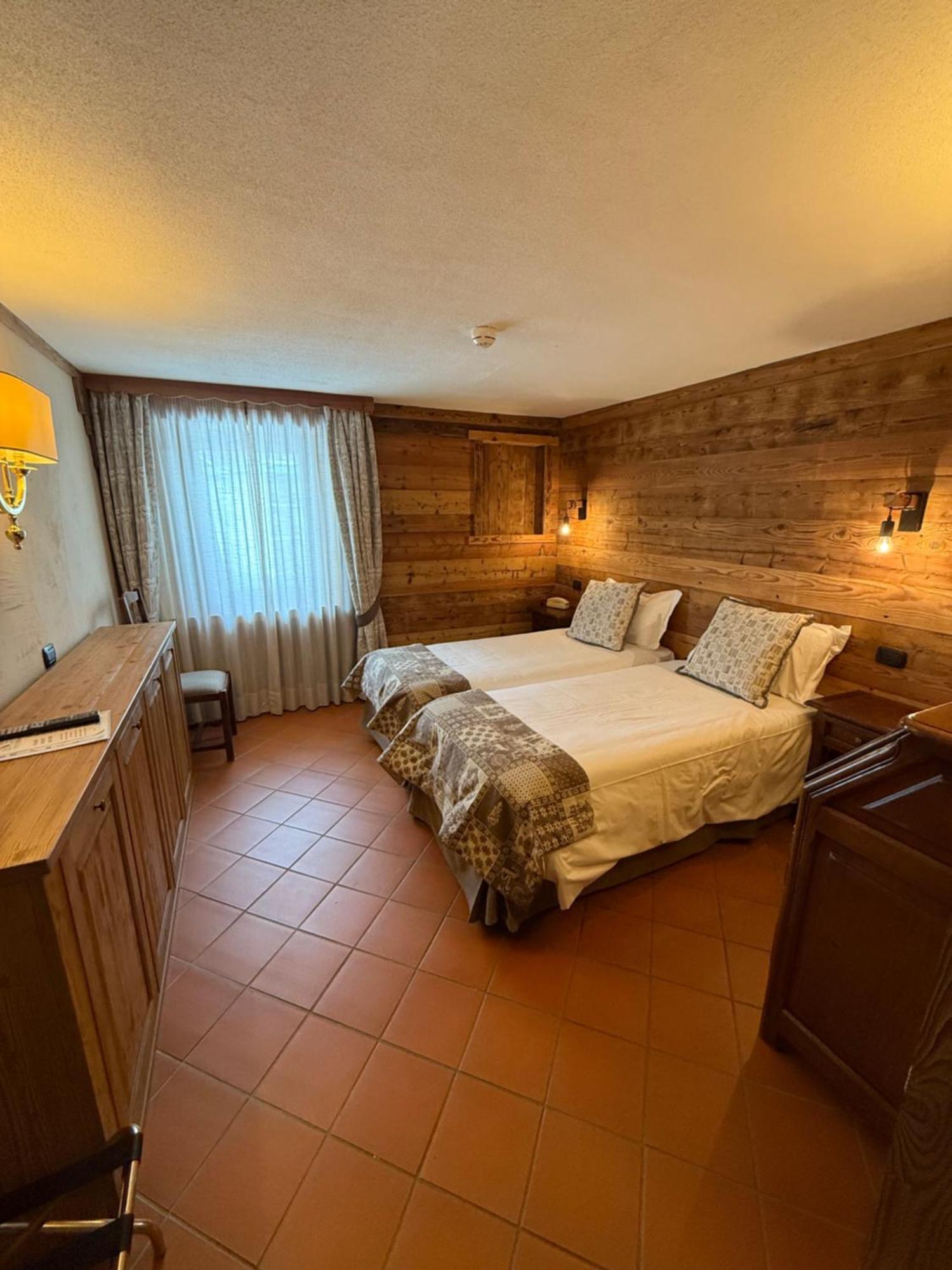 Hotel Jumeaux Breuil-Cervinia Bagian luar foto