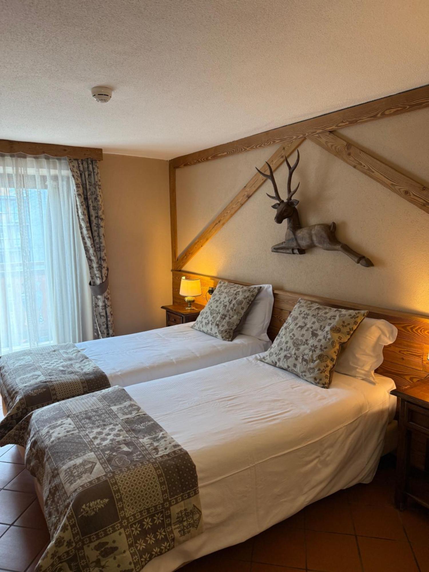 Hotel Jumeaux Breuil-Cervinia Bagian luar foto