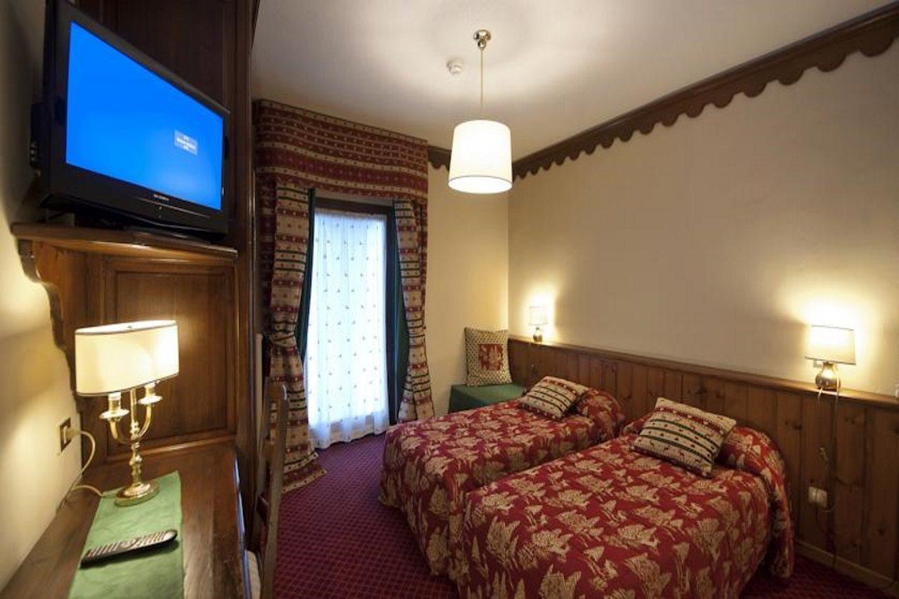 Hotel Jumeaux Breuil-Cervinia Bagian luar foto