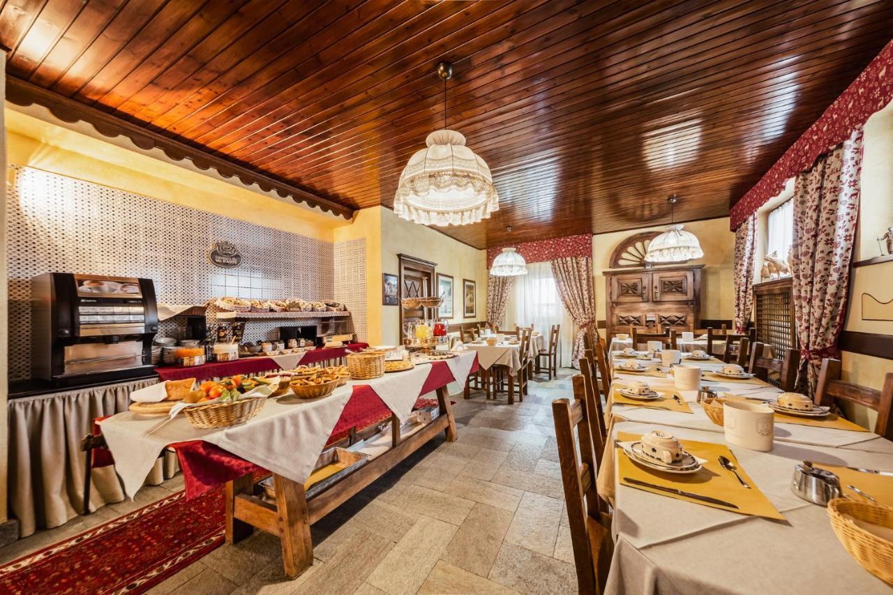 Hotel Jumeaux Breuil-Cervinia Bagian luar foto